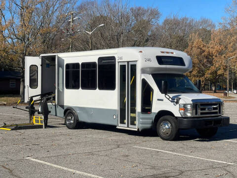 2011 Ford E-Series E-450 SD