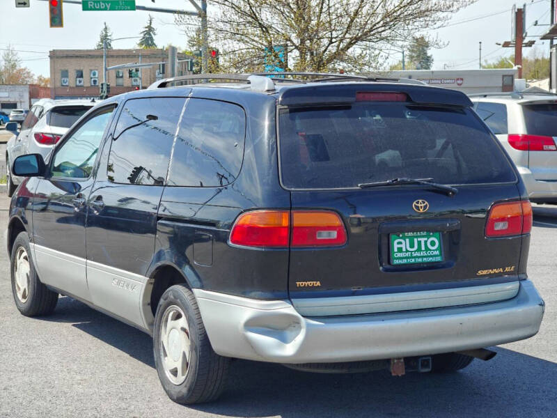 2000 Toyota Sienna XLE