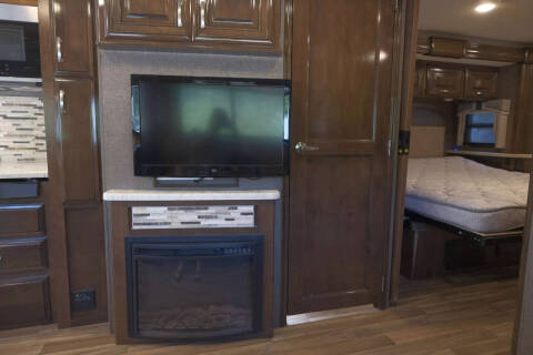 2018 Freightliner XCS Chassis