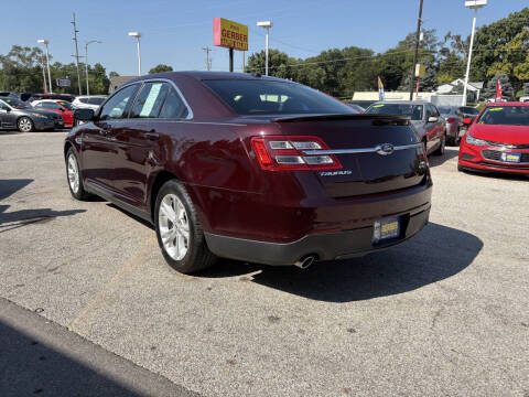 2018 Ford Taurus SEL