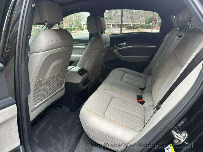 2024 Audi Q8 Sportback e-tron quattro Prestige S line