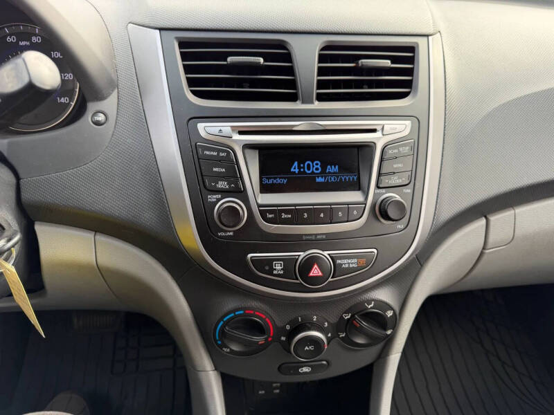 2016 Hyundai Accent SE