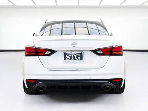 2022 Nissan Altima 2.5 SR