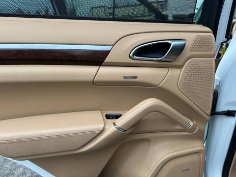 2013 Porsche Cayenne S Hybrid