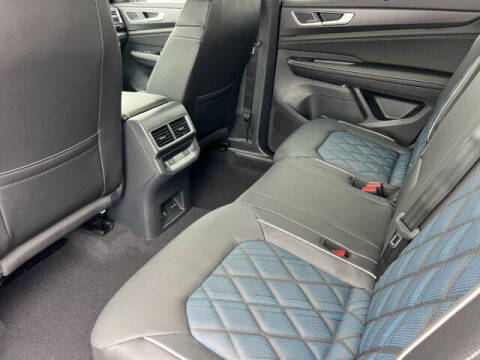 2026 Volkswagen Atlas Cross Sport SEL Premium R-Line 4Motion