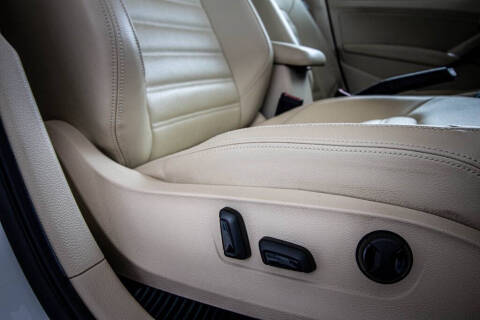 2017 Volkswagen Passat 1.8T SEL Premium