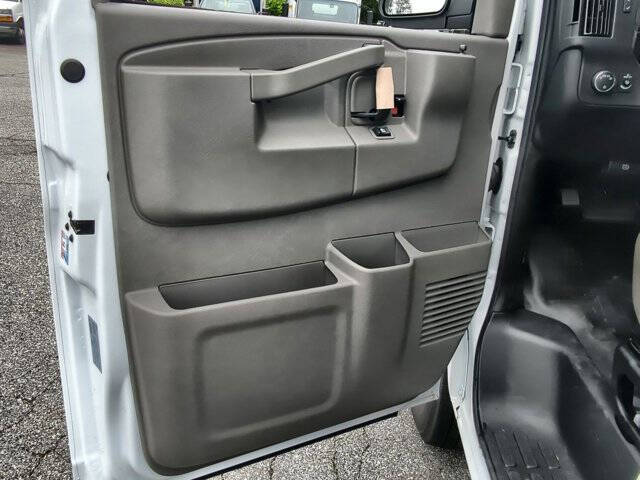 2025 GMC Savana 2500