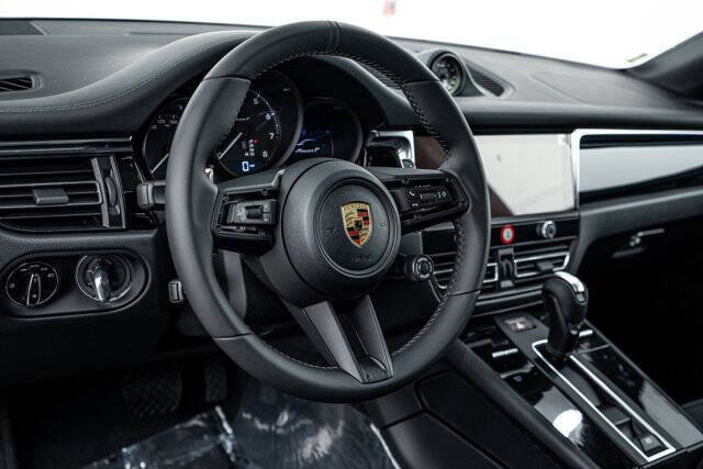2026 Porsche Macan T