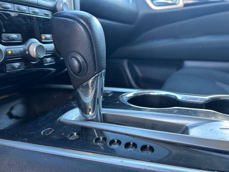 2017 Nissan Pathfinder SV