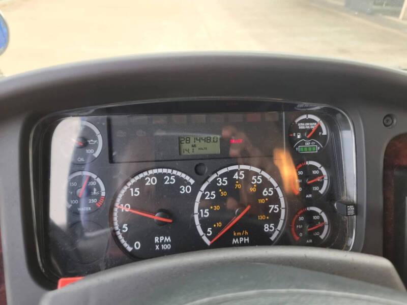 2014 Freightliner M2 106