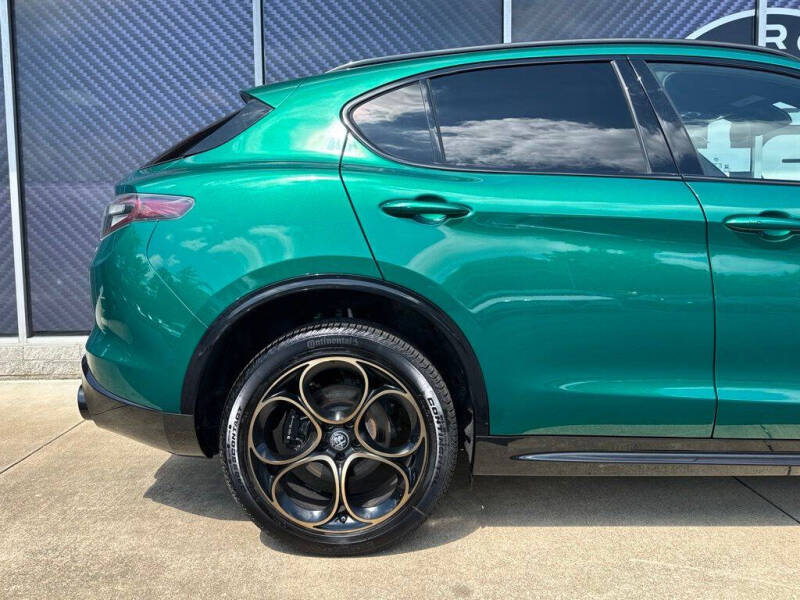 2025 Alfa Romeo Stelvio Intensa