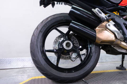 2015 Ducati Monster 1200 S Stripe