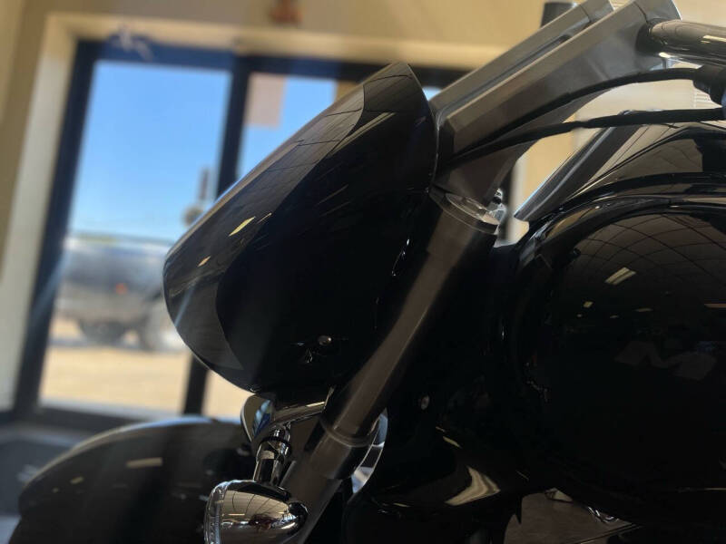 2025 Suzuki Boulevard M109R