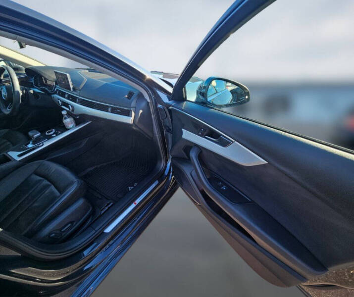 2017 Audi A4 2.0T quattro Premium Plus