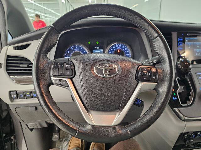 2017 Toyota Sienna XLE 7-Passenger