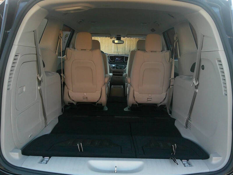 2017 Chrysler Pacifica Hybrid Touring Plus