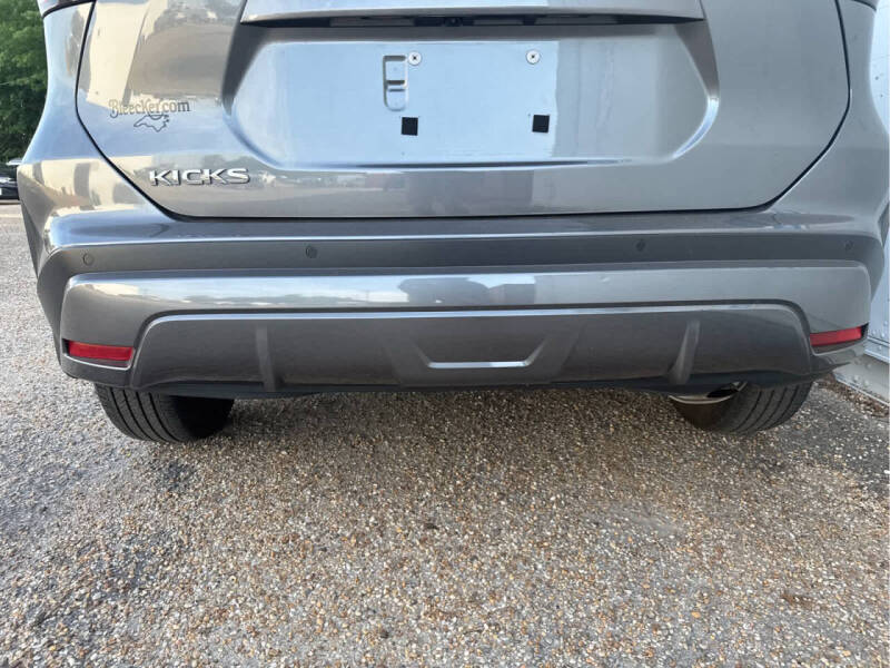 2024 Nissan Kicks S