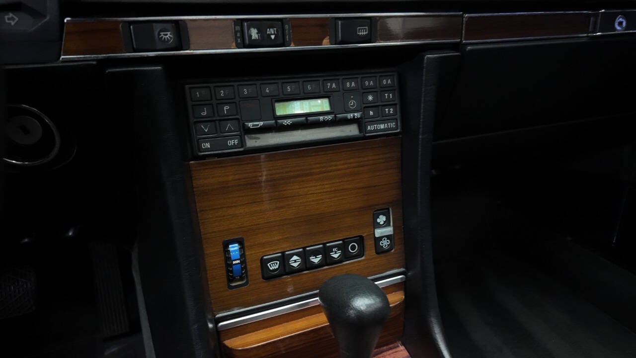 1982 Mercedes-Benz 380-Class 45