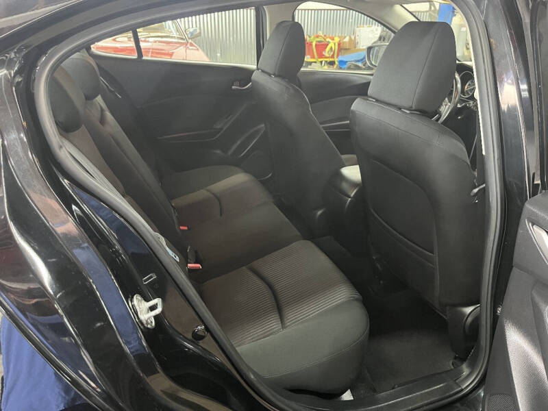 2016 Mazda MAZDA3 i Touring