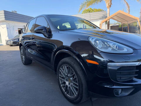2017 Porsche Cayenne Platinum Edition