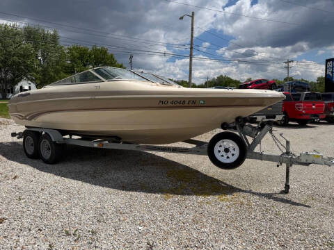 1900 Larson Boats BOWRIDER