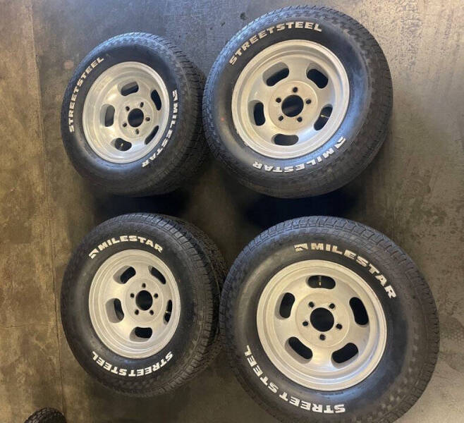 1977 Dodge D200 Pickup