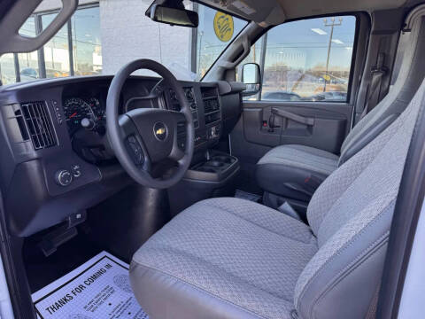2025 Chevrolet Express 2500