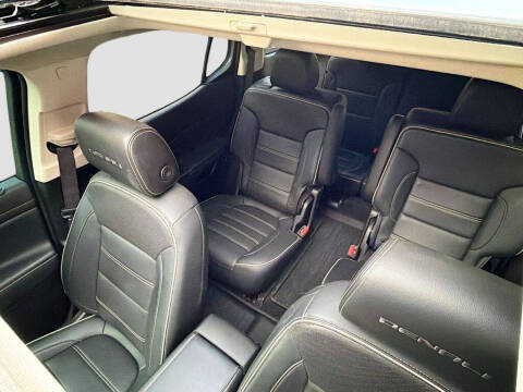 2022 GMC Acadia Denali