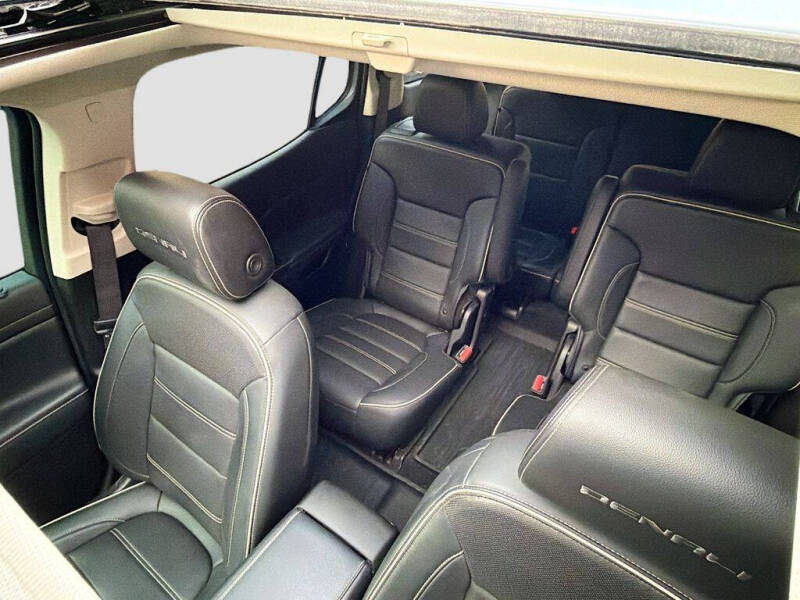 2022 GMC Acadia Denali