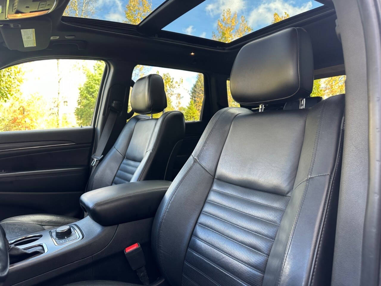 2020 Jeep Grand Cherokee for sale at Phoenix Motor Co in Romulus, MI