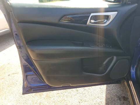 2020 Nissan Pathfinder SV