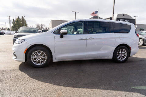 2023 Chrysler Pacifica Touring L