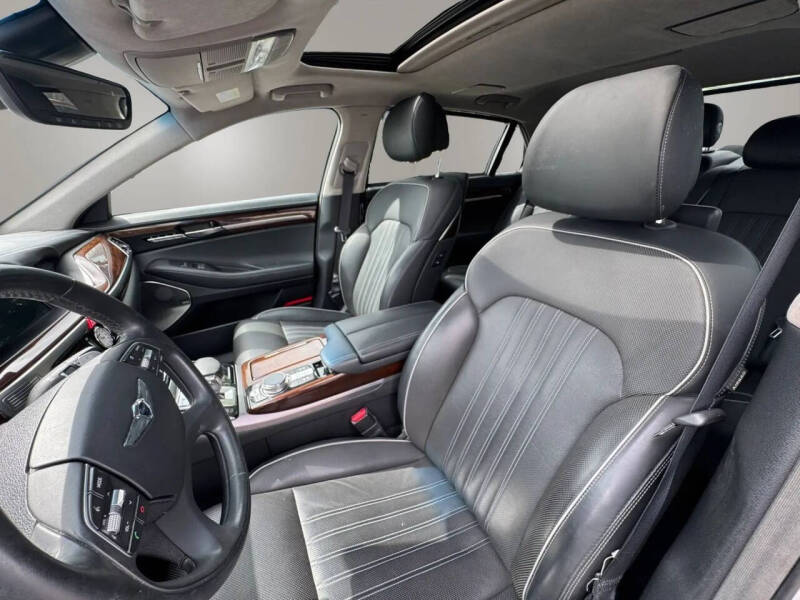 2019 Genesis G90