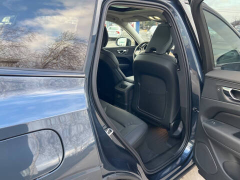 2025 Volvo XC60 T8 Plus Dark Theme