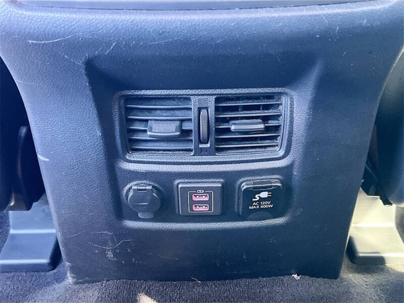 2020 Nissan Titan SV