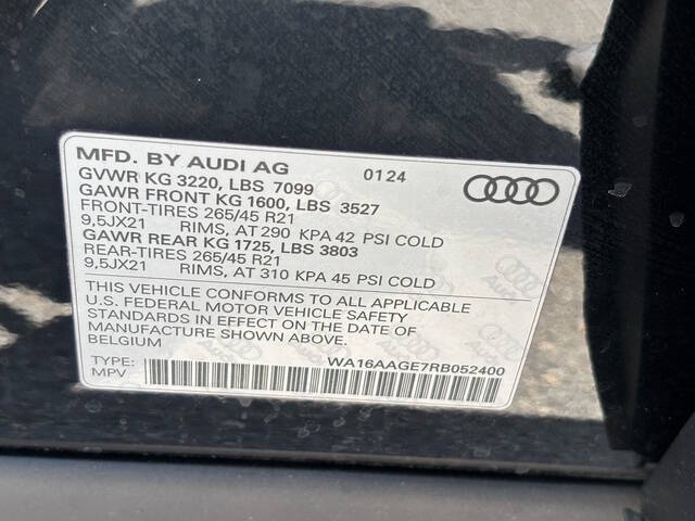 2024 Audi Q8 e-tron 28