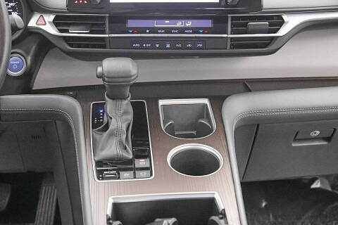 2024 Toyota Sienna LE 8-Passenger
