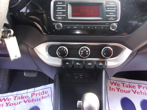 2016 Kia Rio 5-Door LX