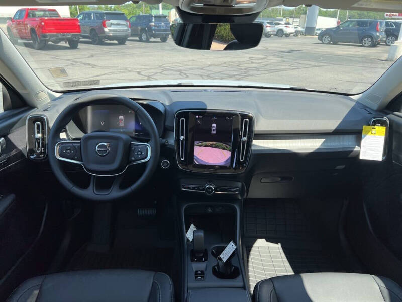 2026 Volvo XC40 B5 Core