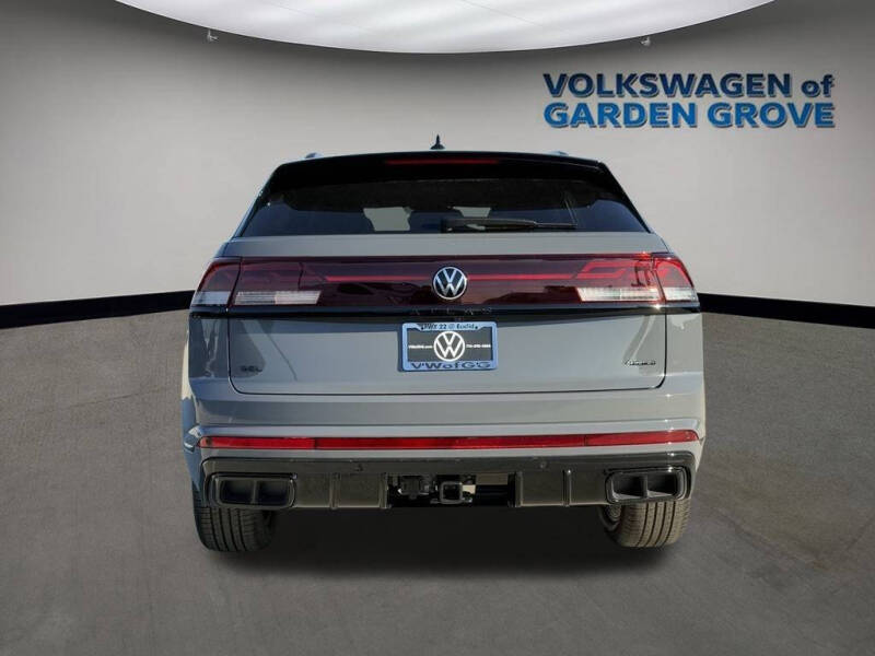 2026 Volkswagen Atlas Cross Sport SEL R-Line Black 4Motion