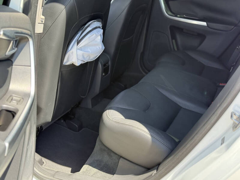 2015 Volvo XC60 T5 Drive-E Premier