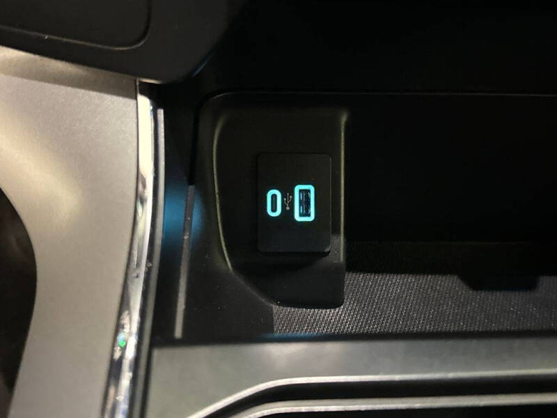 2023 Ford F-150 Lightning XLT