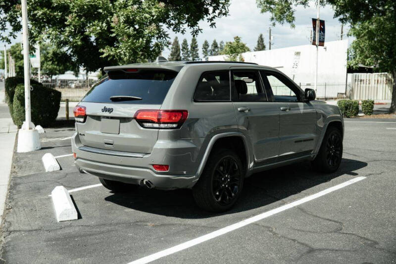 2020 Jeep Grand Cherokee Laredo