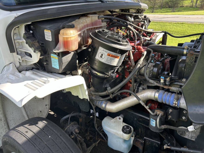 2019 Freightliner Business class M2