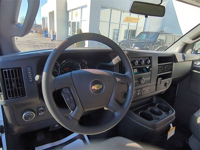 2024 Chevrolet Express 2500