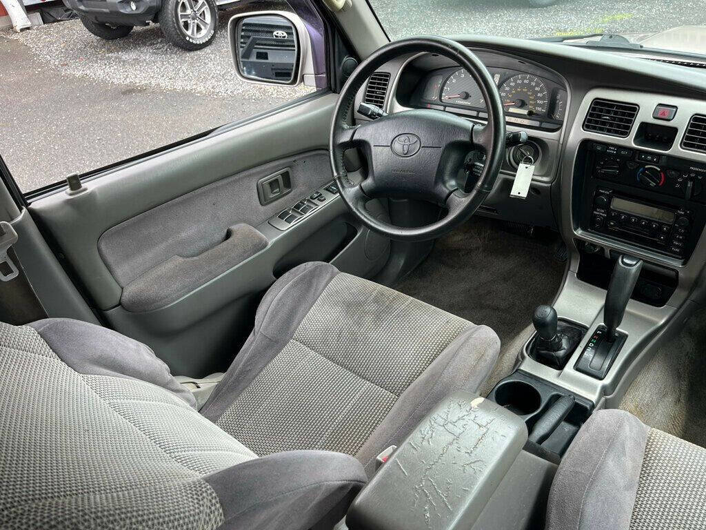 2002 Toyota 4Runner 34