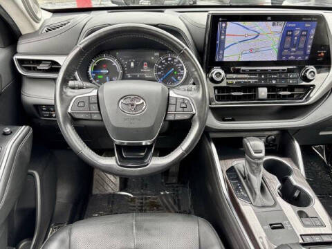 2020 Toyota Highlander Hybrid Platinum