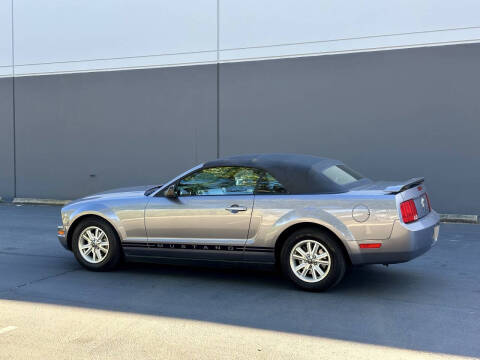 2006 Ford Mustang V6 Standard