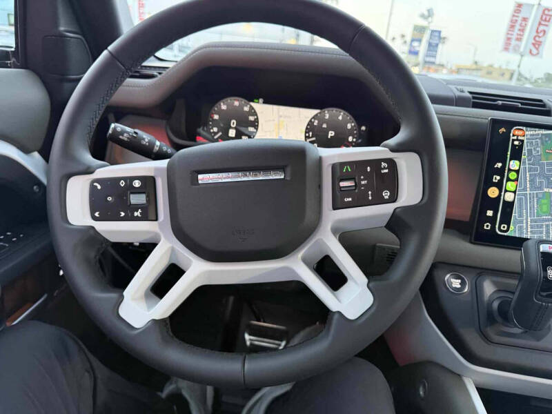 2025 Land Rover Defender 110 P400 X-Dynamic SE
