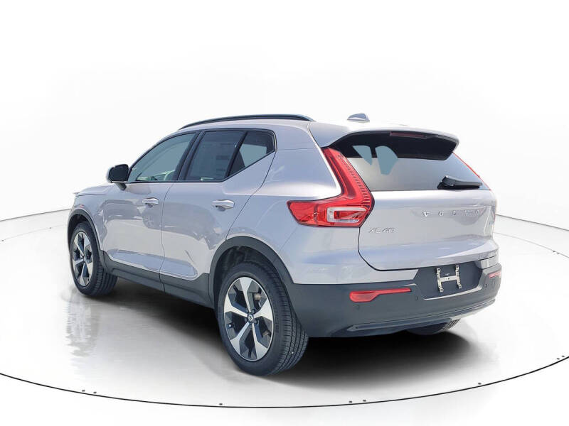 2026 Volvo XC40 B5 Plus